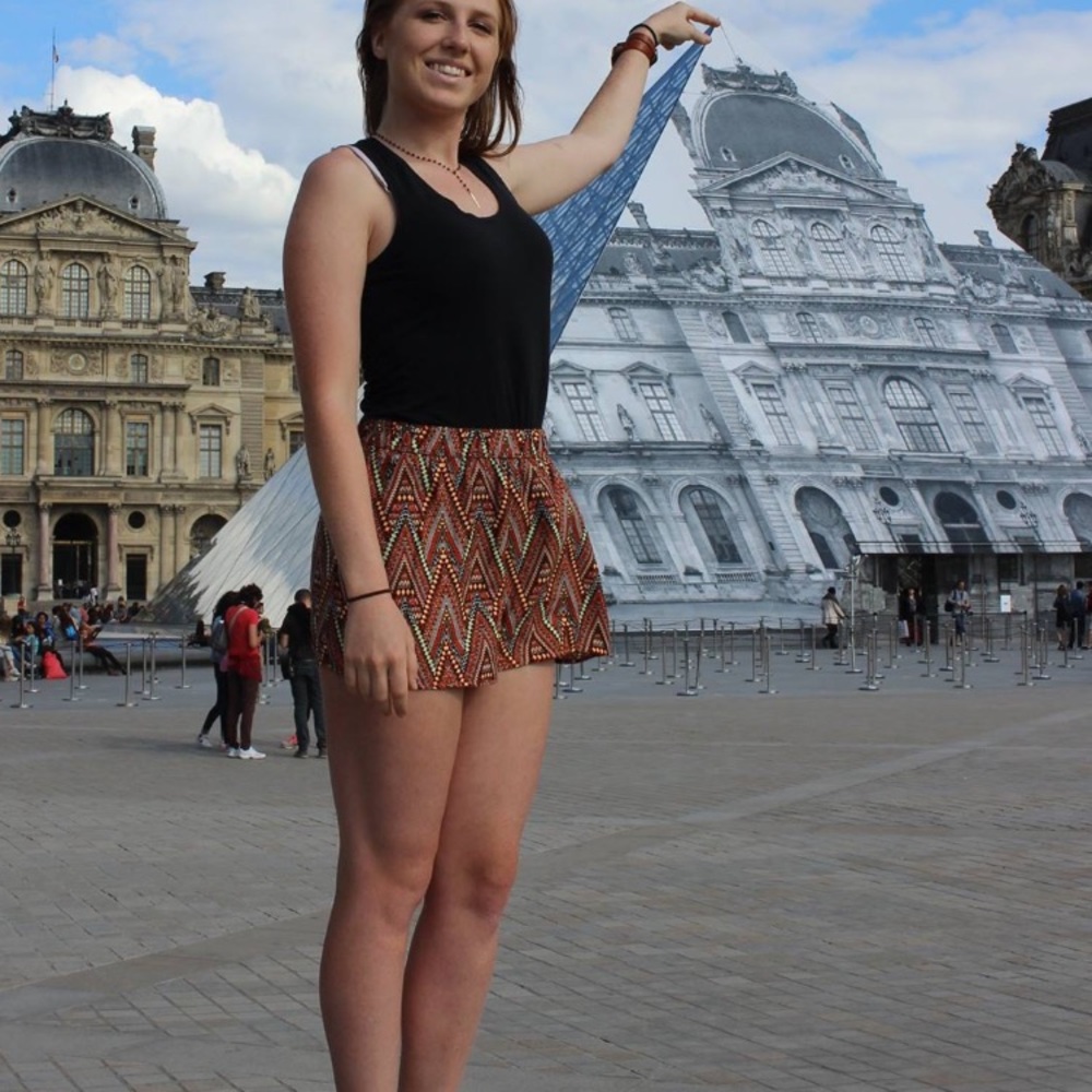 H&M Patterned Shorts - Picture 2 of 2
